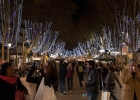 IMG 4585  La Rambla, "ramblan", är en bred boulevard i Barcelona. Gatan sträcker sig genom Ciutat Vella, från Columbusmonumentet i hamnen upp till Plaça de Catalunya. Den tolvhundra meter långa gatan är Barcelonas mest bevandrade och används till allt möjligt, från performance art till gatuprostitution. La Rambla är även mycket populär bland Barcelonas ficktjuvar då trängseln gör deras jobb betydligt enklare : Barcelona